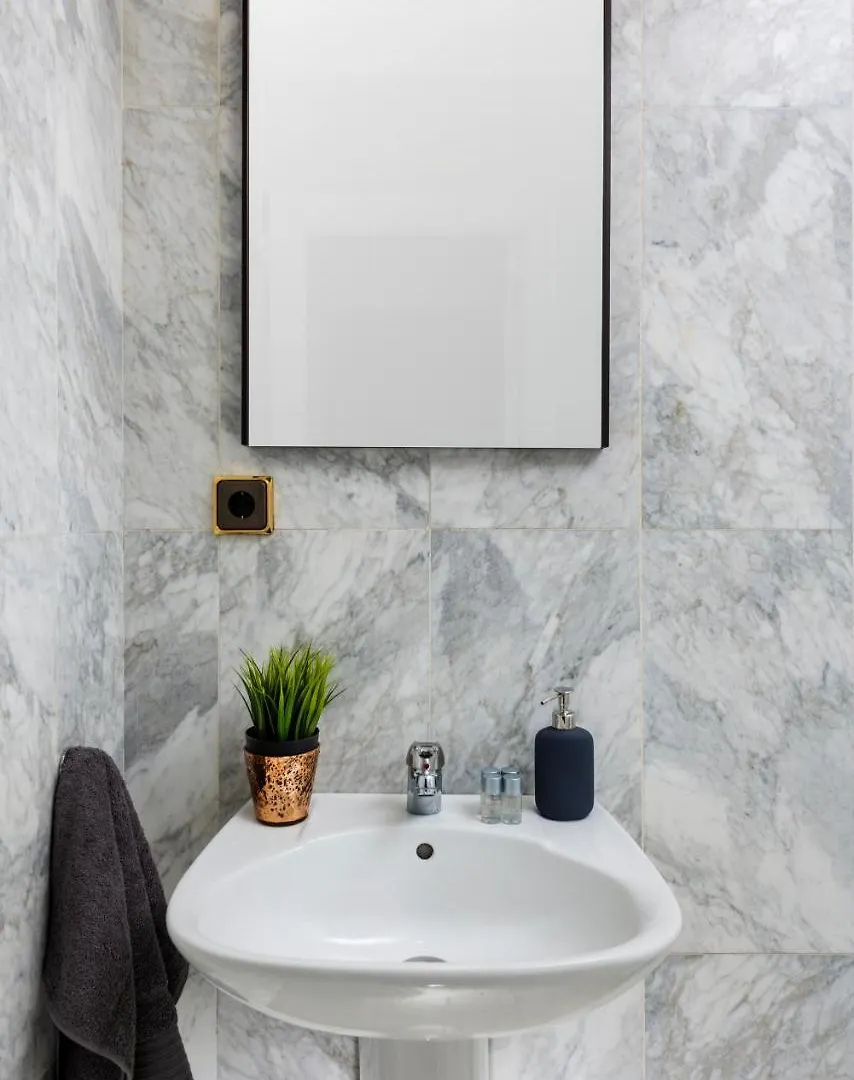 Lux Home - Sierpes Terrace Siviglia 0*,